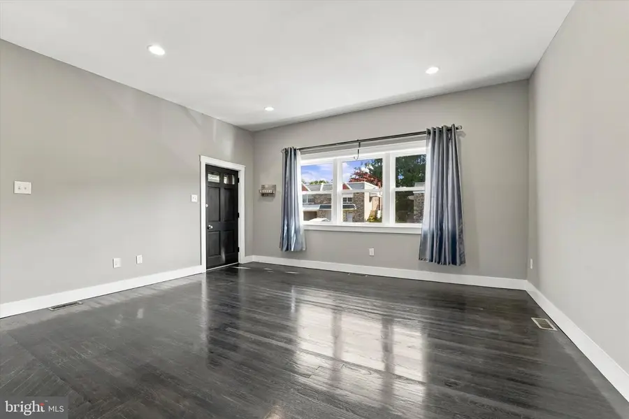 7242 Hill Rd, Philadelphia, PA 19128 - #3