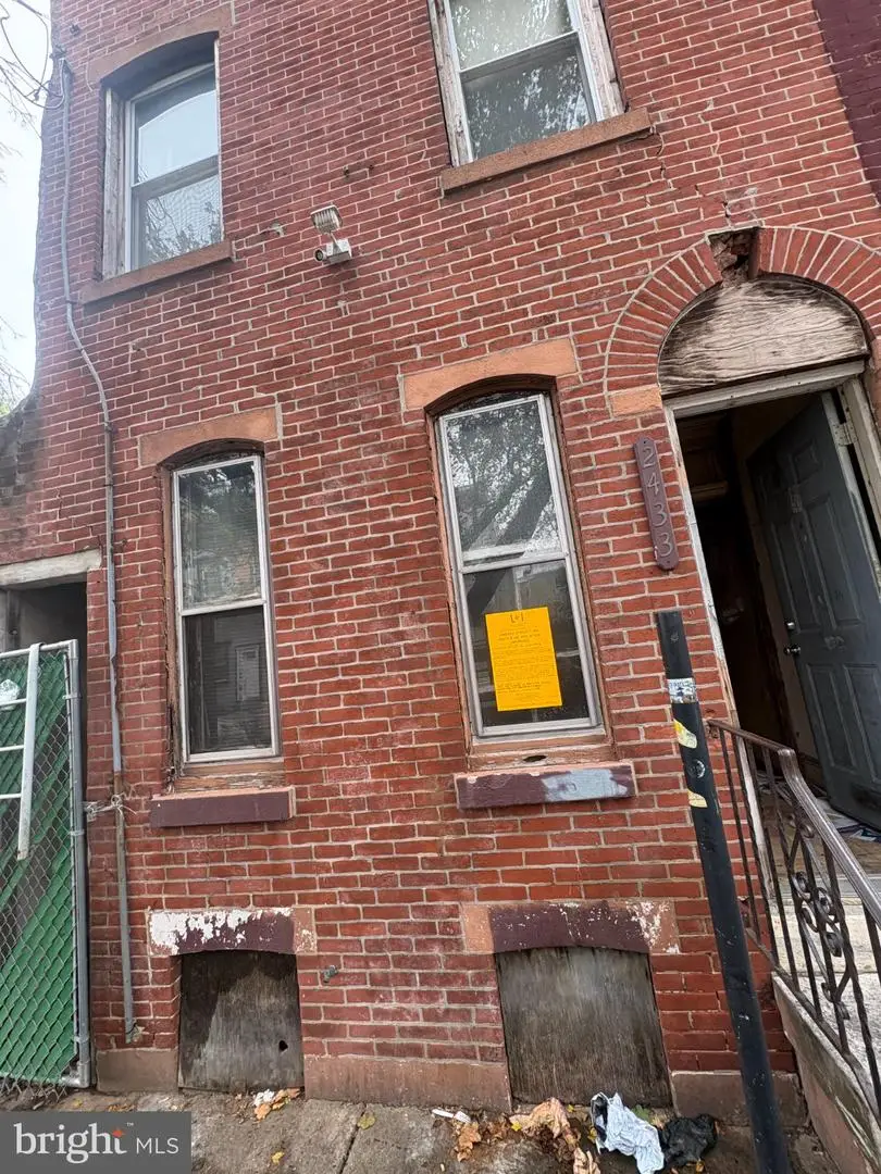 2433 N Lawrence St, Philadelphia, PA 19133 - #2