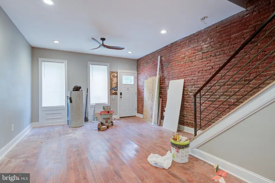 2463 Amber St, Philadelphia, PA 19125 - #2