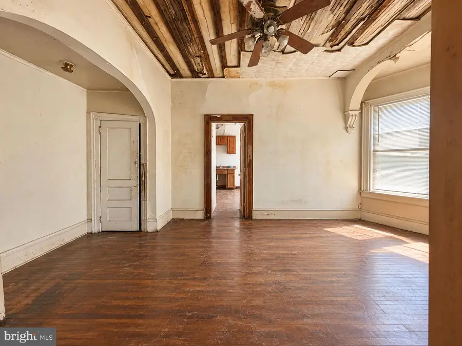 5209 N Warnock St, Philadelphia, PA 19141 - #3