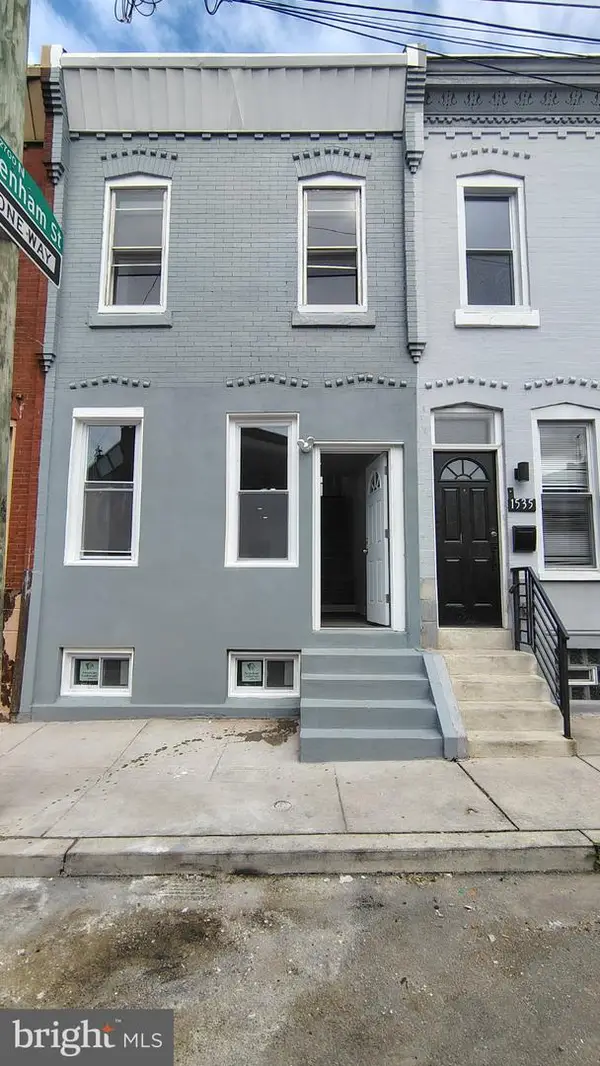 1537 W Seltzer St, PHILADELPHIA, PA 19132