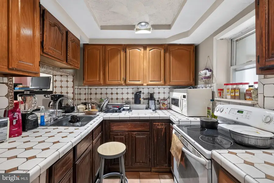 1402 S Hanson St, Philadelphia, PA 19143 - #2