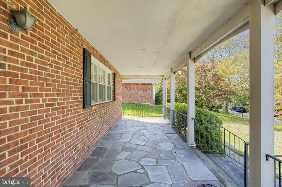 650 Hendren St, Philadelphia, PA 19128 - #2