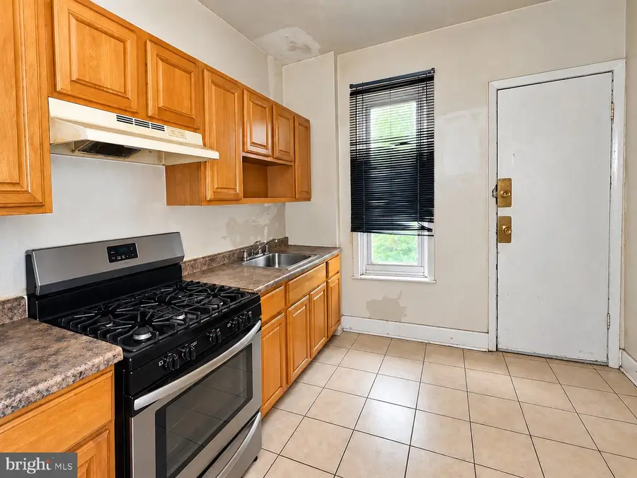 6123 Hegerman St, Philadelphia, PA 19135 - #3