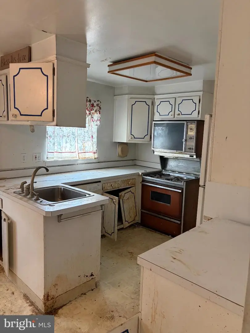 727 Arnold St, Philadelphia, PA 19111 - #2