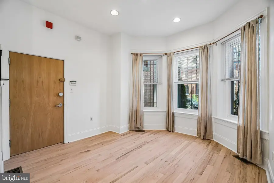 4900 Cedar Ave #1d, Philadelphia, PA 19143 - #2