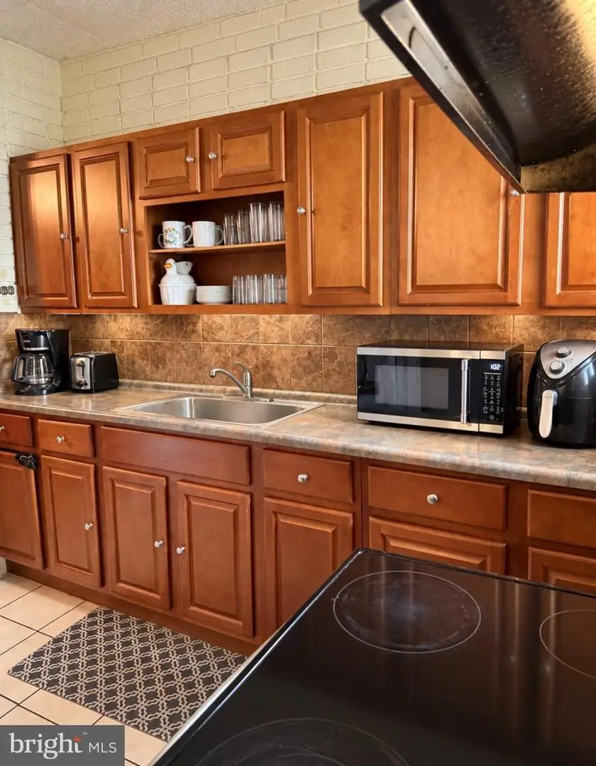 4821 D St, Philadelphia, PA 19120 - #2