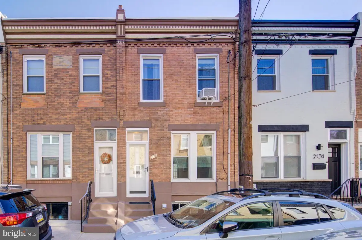 2129 S Chadwick St, Philadelphia, PA 19145 - #1