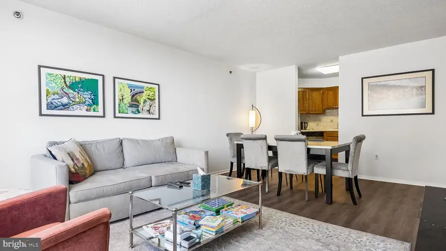 2018-32 Walnut St #9k, Philadelphia, PA 19103 - #3