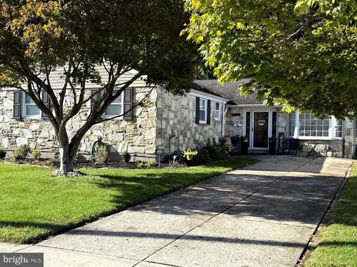 9714 Glenhope Rd, Philadelphia, PA 19115 - #1