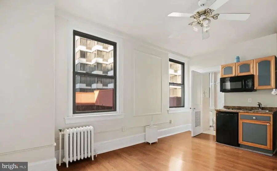 1324 Locust St #619, Philadelphia, PA 19107 - #3