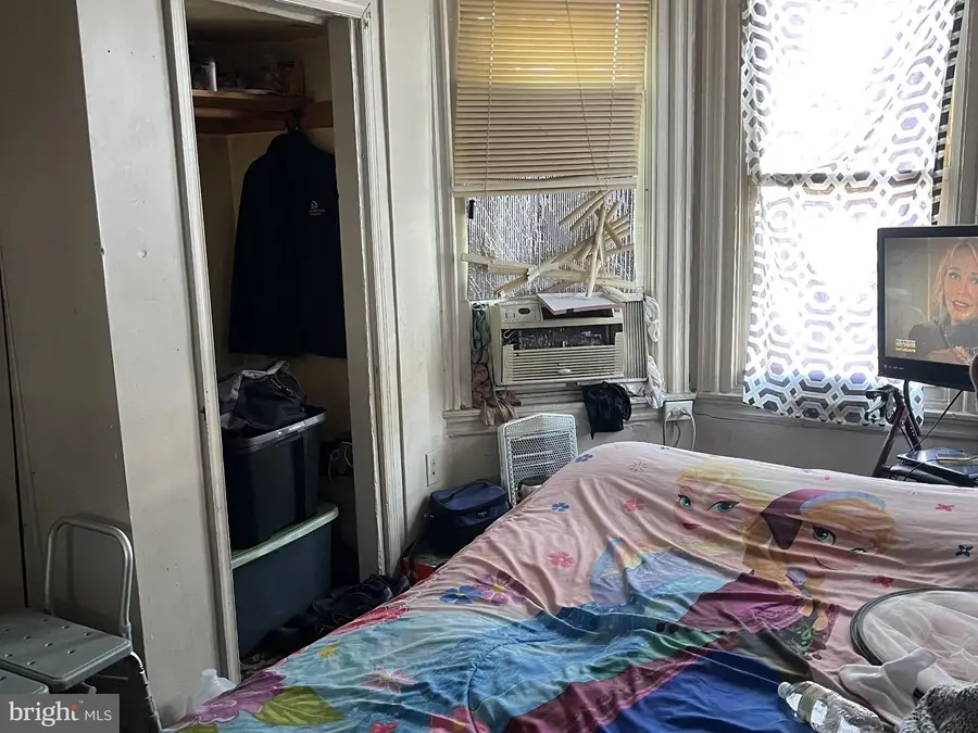 555 S Salford St, Philadelphia, PA 19143 - #3