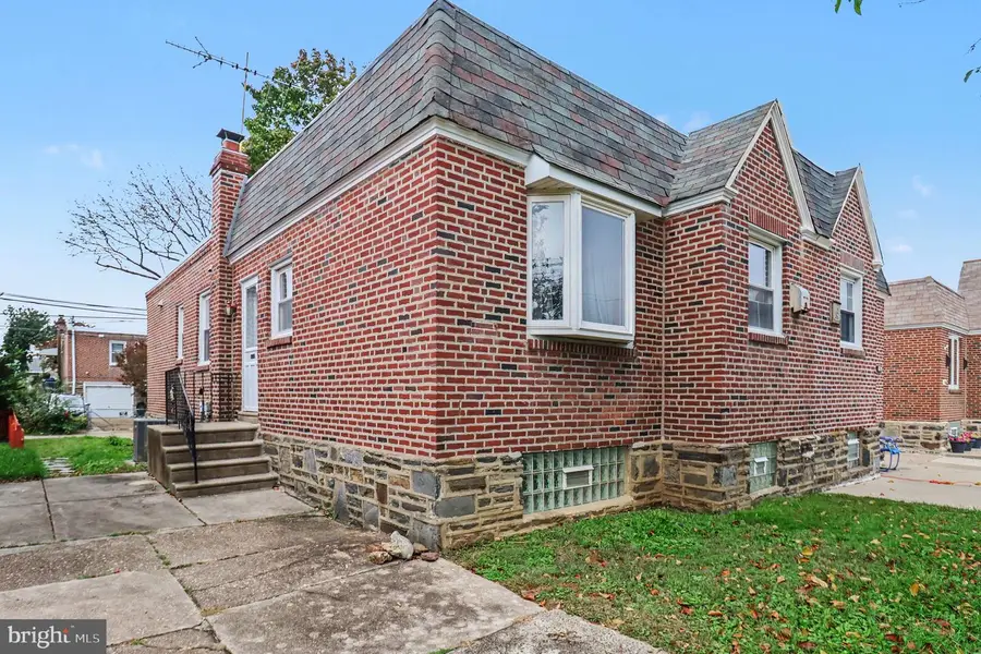 7832 Lister St, Philadelphia, PA 19152 - #2