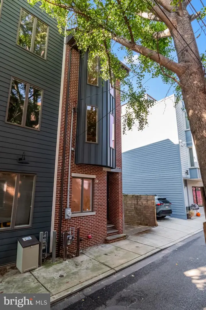 966 N Leithgow St, Philadelphia, PA 19123 - #1