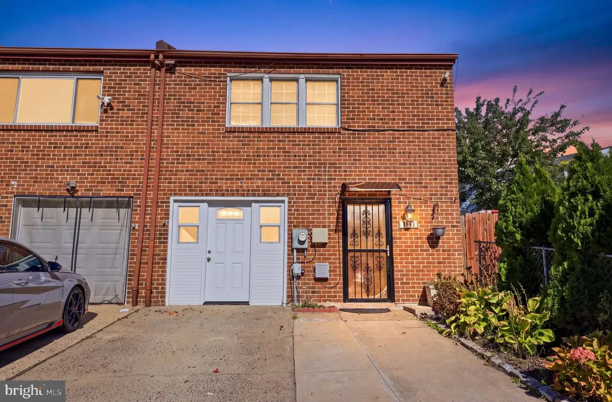 2845 Woodbridge Rd, Philadelphia, PA 19114 - #1