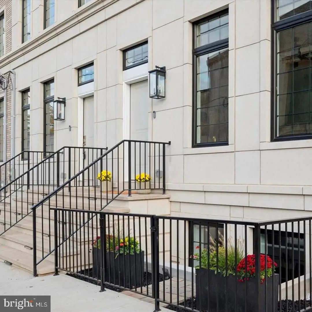 124 W Sharpnack St, Philadelphia, PA 19119 - #1