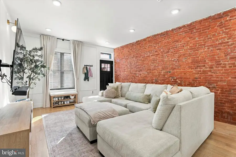 832 Pennock St, Philadelphia, PA 19130 - #2