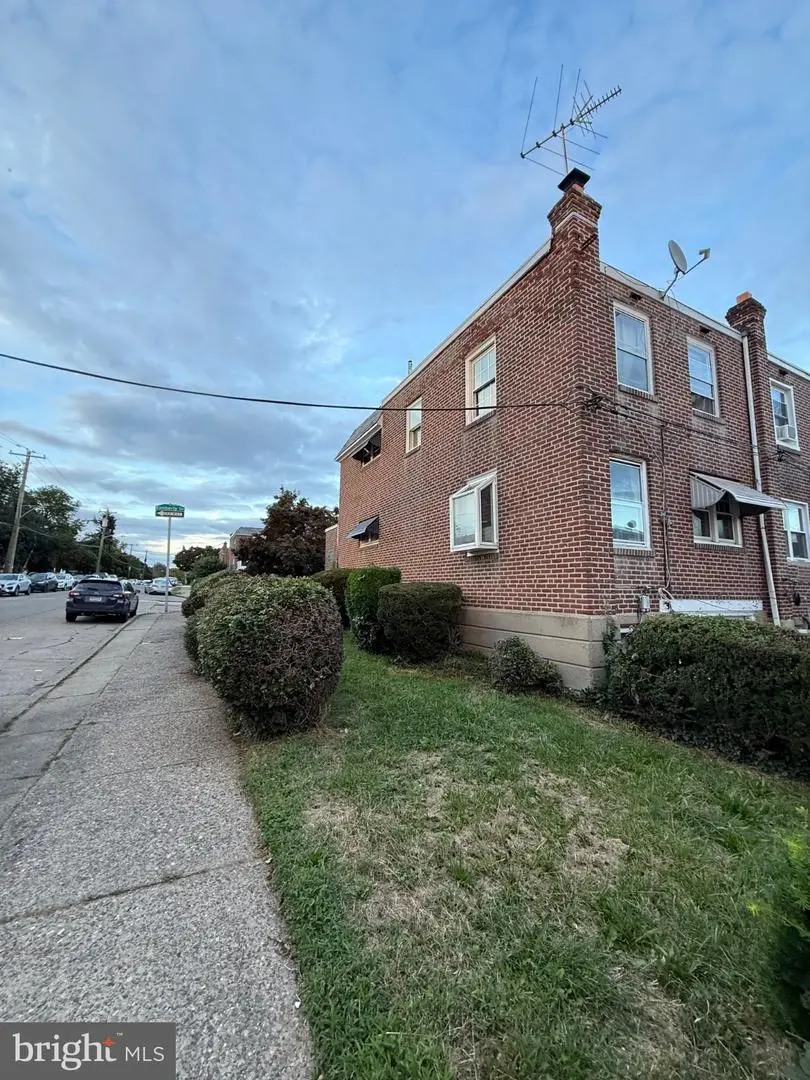 1382 Kimberly Dr, Philadelphia, PA 19151 - #2