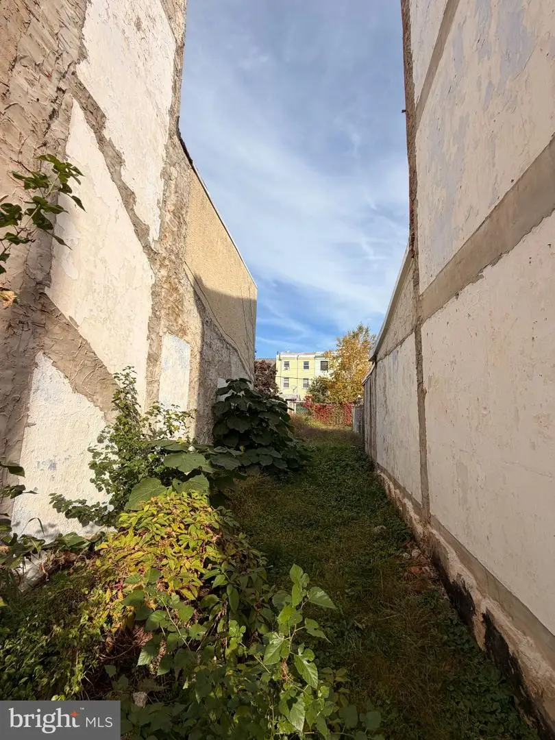 1327 E Oxford St, Philadelphia, PA 19125 - #2