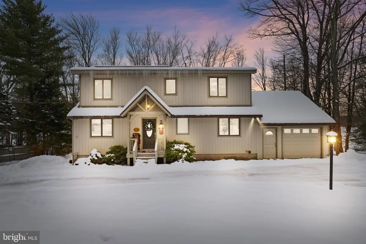 113 Indian Dr, Greentown, PA 18426 - Image #1