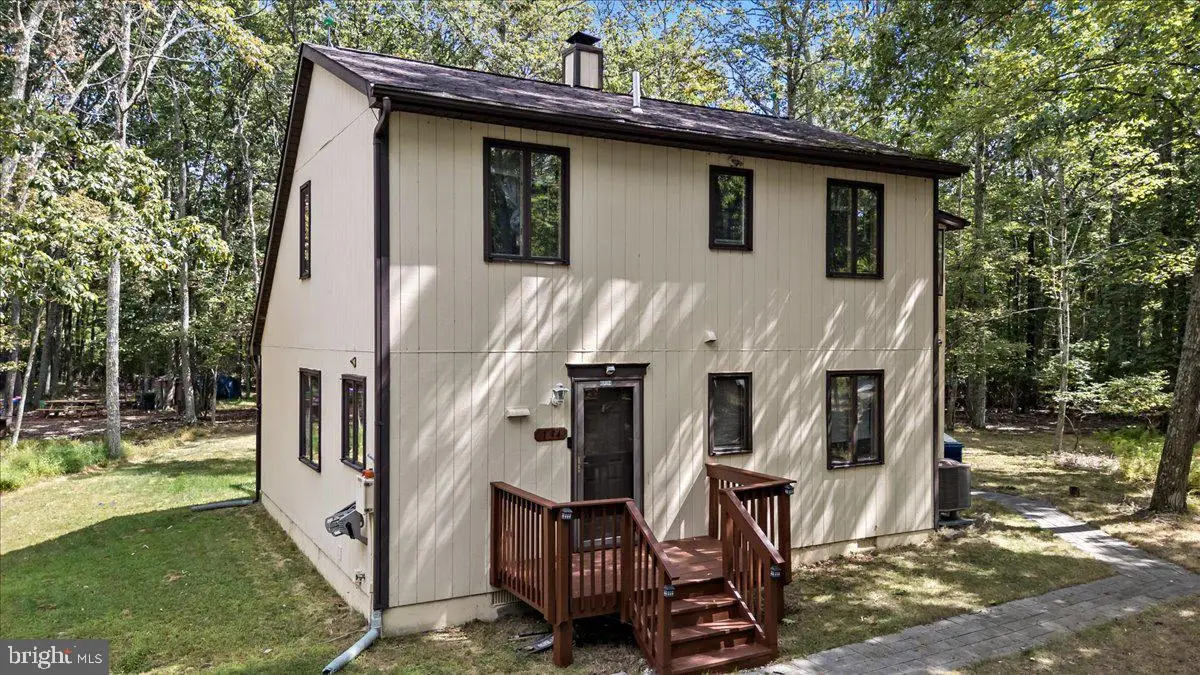 134 Oakenshield Dr, Tamiment, PA 18371 - #1