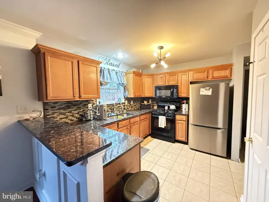 1152 Dorset Dr, Bushkill, PA 18324 - #3