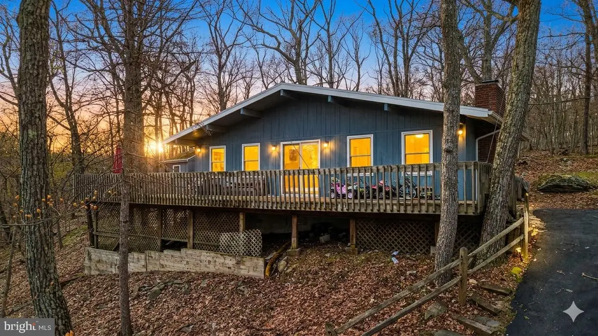 214 Mockingbird Ct, Bushkill, PA 18324 - #1