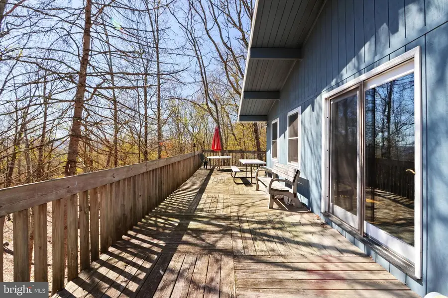 214 Mockingbird Ct, Bushkill, PA 18324 - #2