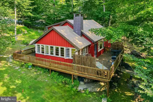 112 Beechwood Cove Rd, GREENTOWN, PA 18426