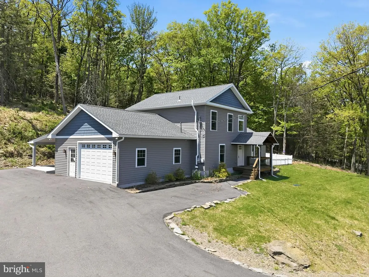 300 Gumbletown Rd, Paupack, PA 18451 - #1