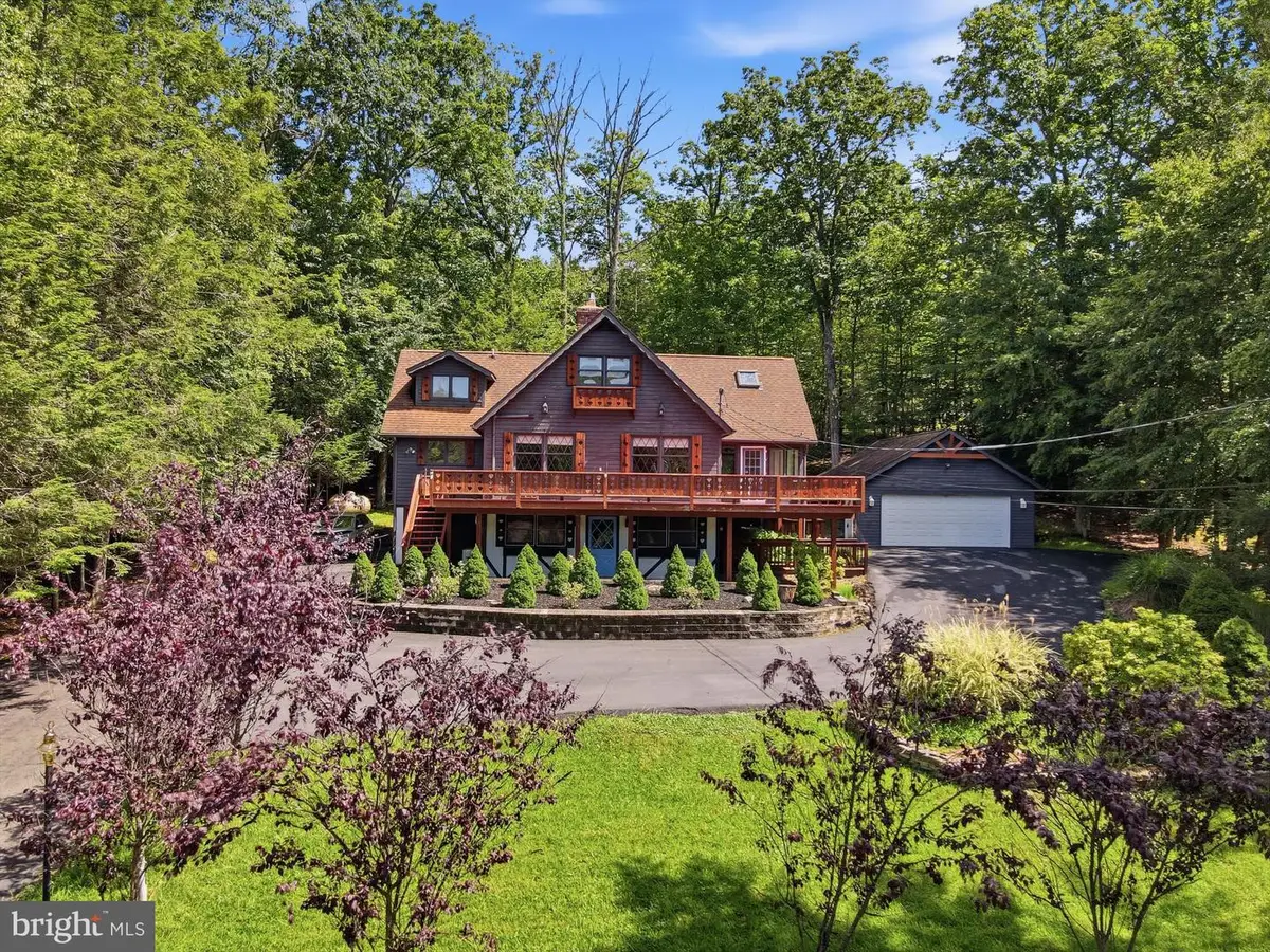 162 Indian Dr, Greentown, PA 18426 - #1