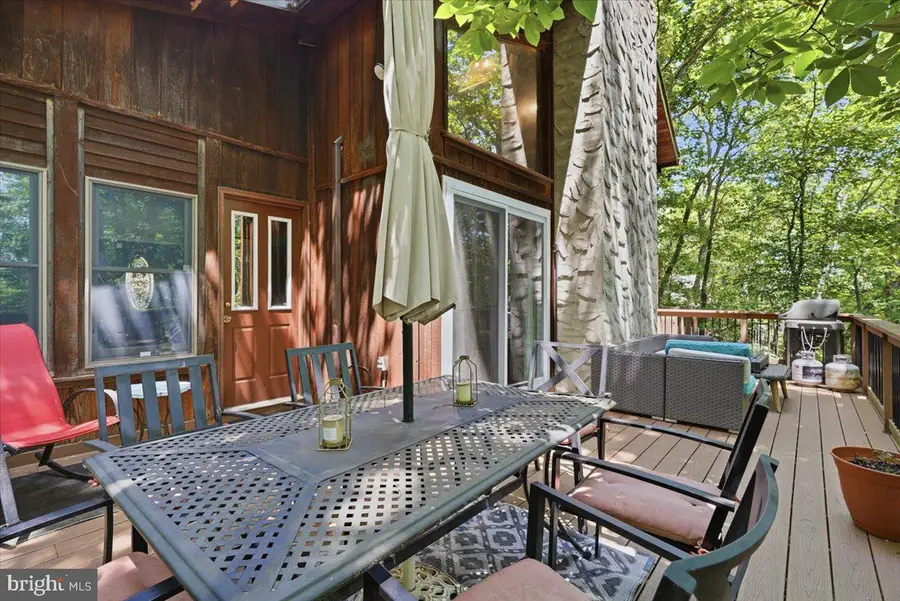 1076 Porter Dr, Bushkill, PA 18324 - #3