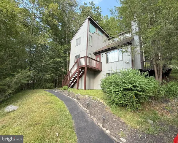 6271 Decker Rd, BUSHKILL, PA 18324