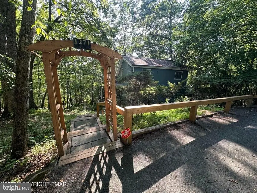 4284 Winchester Way, Bushkill, PA 18324 - #3