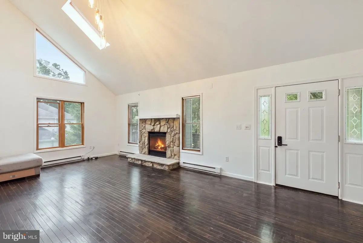 1076 Lancaster Dr., Bushkill, PA 18324 - #1