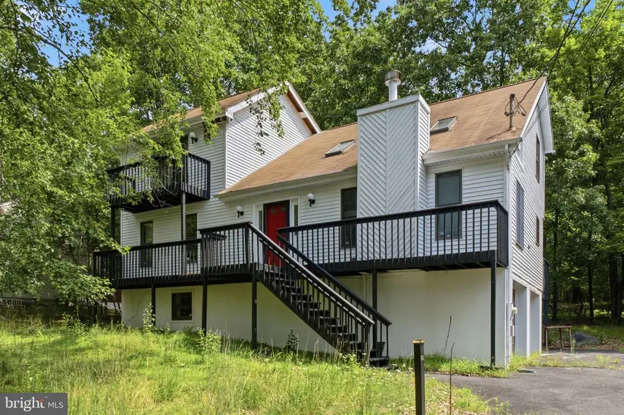 1076 Lancaster Dr., Bushkill, PA 18324 - #2