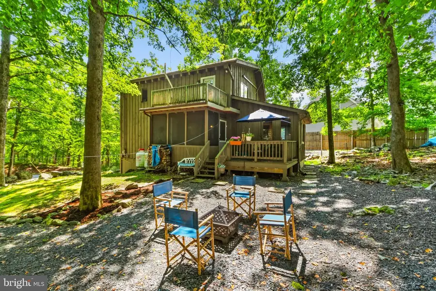 424 Saunders Dr, Bushkill, PA 18324 - #2