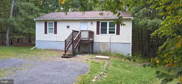 521 Starling Ct, BUSHKILL, PA 18324