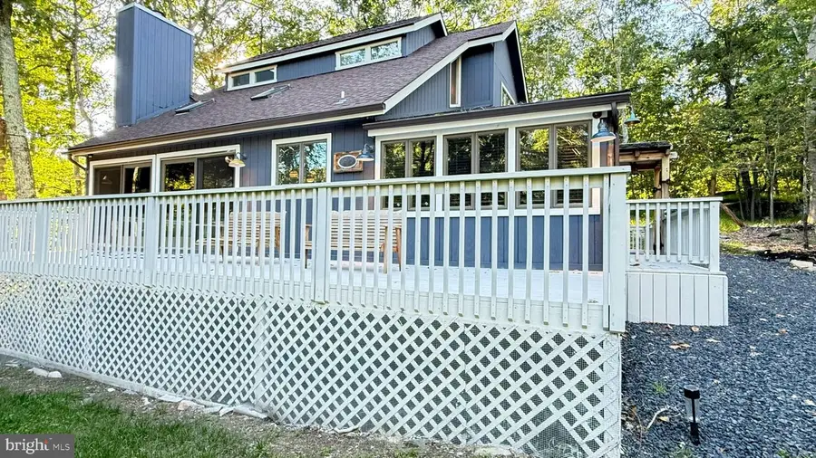 2120 Apley Dr, Bushkill, PA 18324 - #3