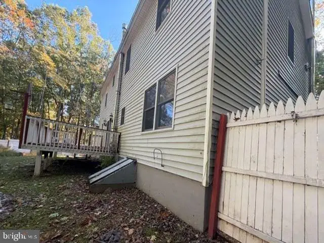 113 E Lake Dr, Milford, PA 18337 - #2