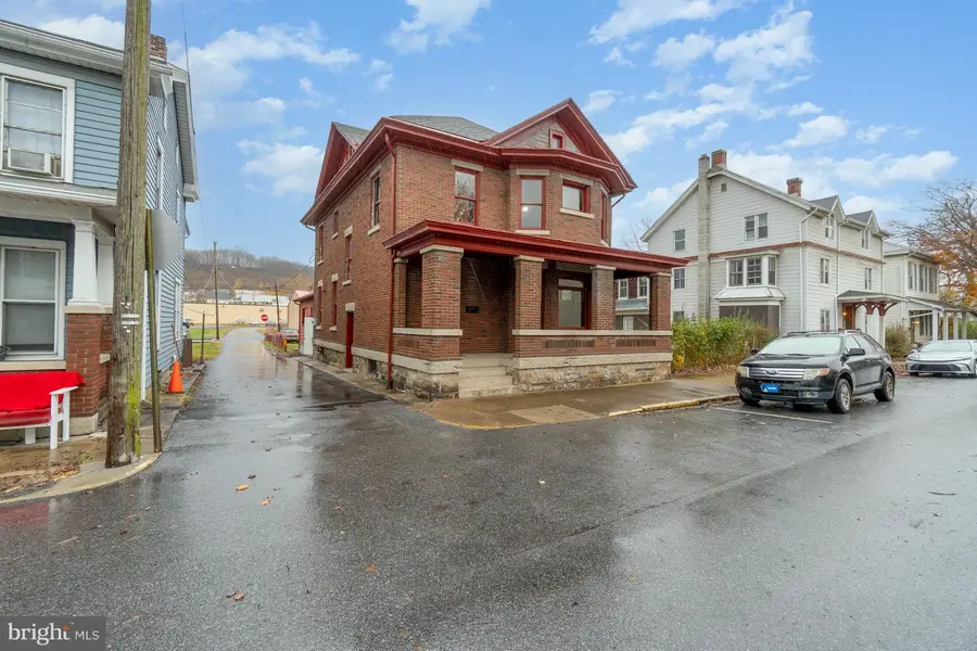 137 N 2nd St, Newport, PA 17074 - Image #2