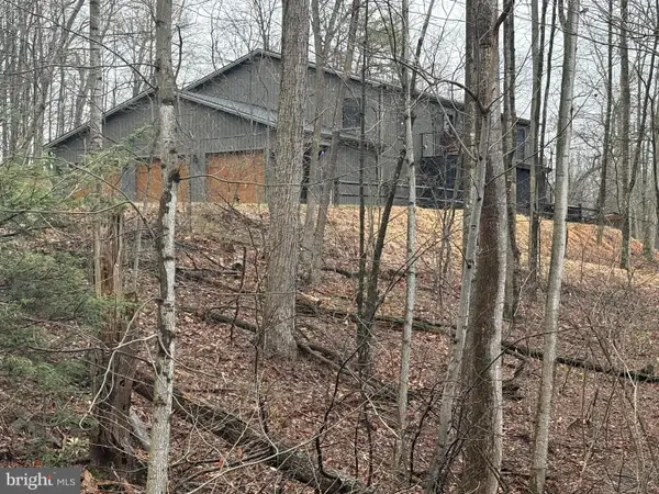 60 Stoner Dr, SHERMANS DALE, PA 17090