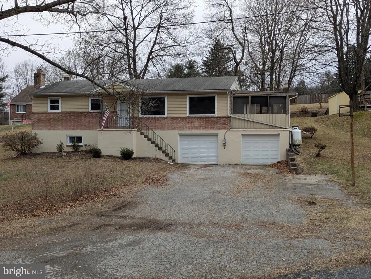 504 Front St, Marysville, PA 17053 - #1