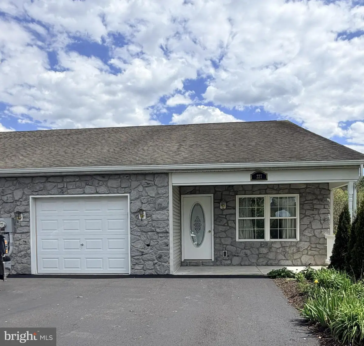 227 Patio Ct, New Bloomfield, PA 17068 - #1