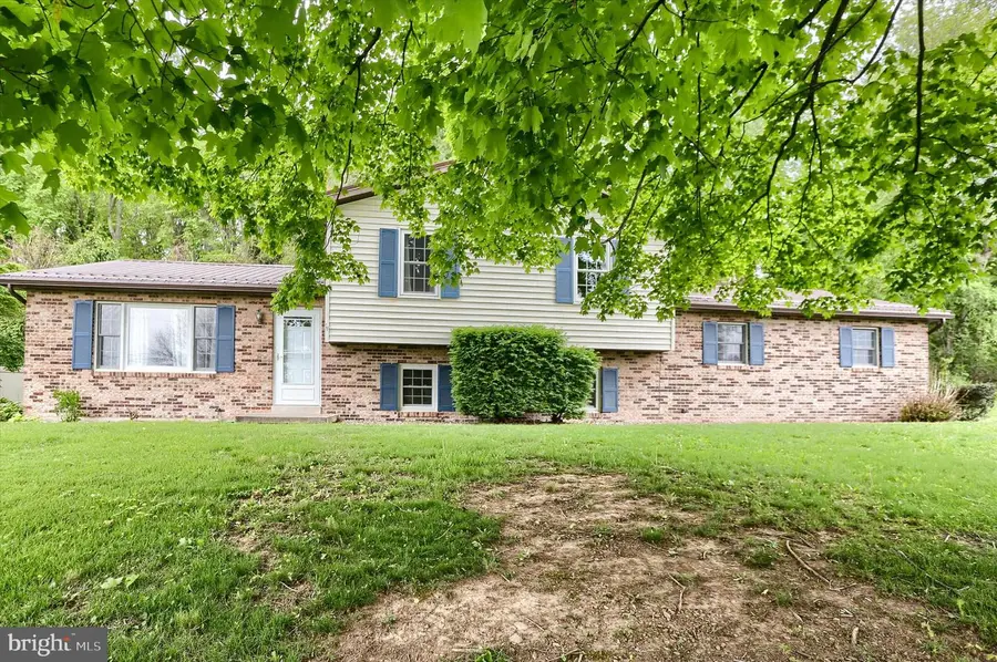 876 Campbell Dr, Newport, PA 17074 - #2