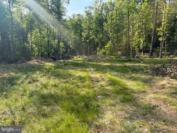 2 Greenbriar Rd, ELLIOTTSBURG, PA 17024