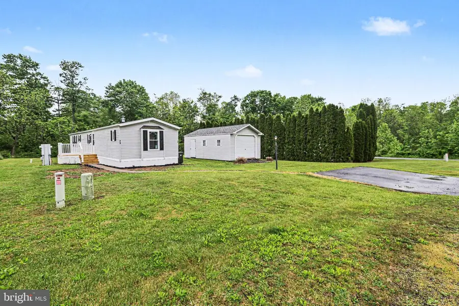 24 Meadowview Dr, New Bloomfield, PA 17068 - #3
