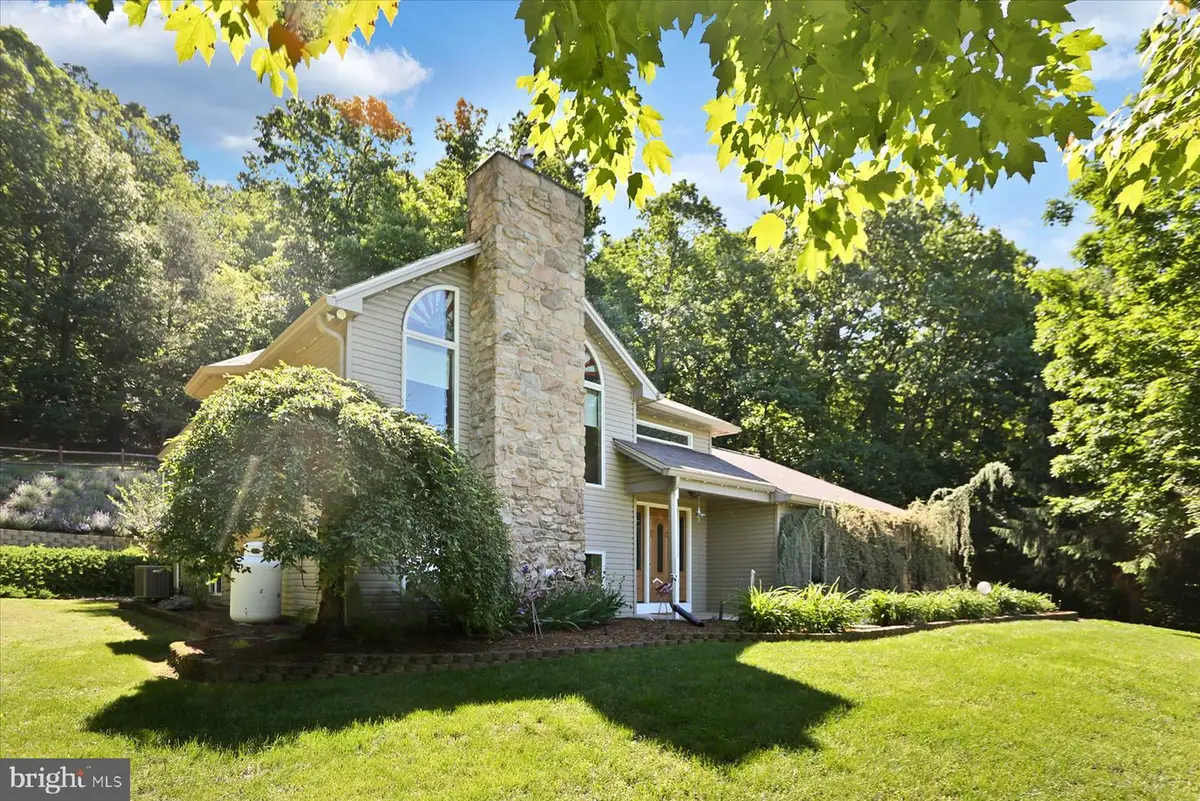 325 Mountain View Rd, Shermans Dale, PA 17090 - #1