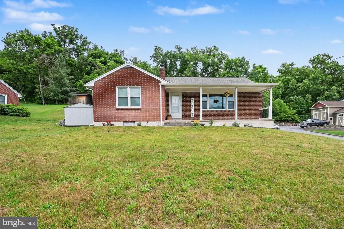 64 N Market St, Millerstown, PA 17062 - #1