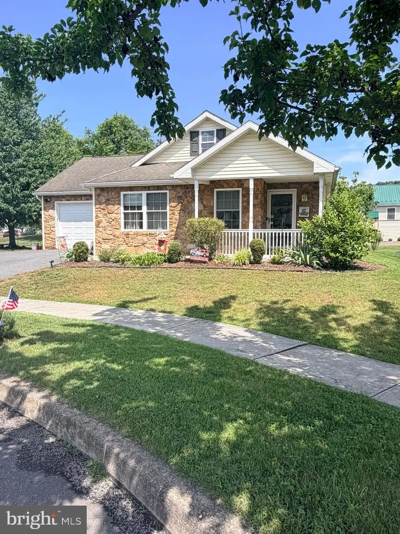 220 Patio Ct, New Bloomfield, PA 17068 - #2